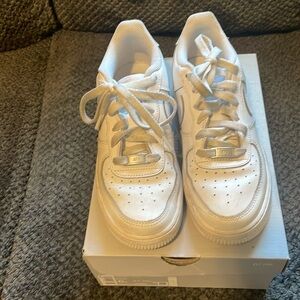 White Air Force 1’s 6Y (WORN)